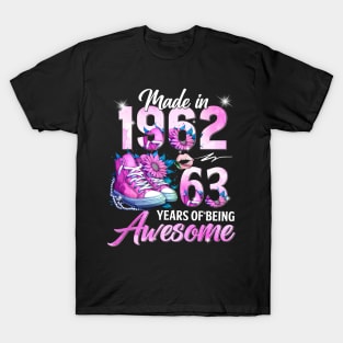 63rd Birthday Queen Made in 1962 Gifts 63 Years Old Floral T-Shirt